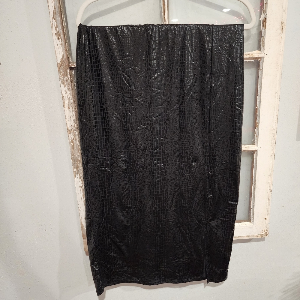 Snake skin pencil skirt